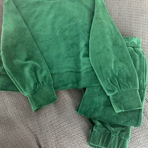 Girls size 7/8 Forest green sweatsuit.